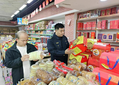 靖边县市场监管局 坚守岗位迎“双节” 执法监管保安全